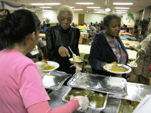 Thanksgiving Commons Senior two women in line